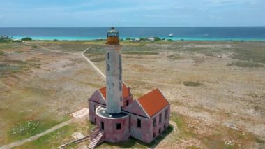 Klein Curacao, Çevirisi Küçük Curacao Adası. Gündüz gezileri, mavi ve berrak okyanuslarda yüzme turları, Karayip denizindeki Klein Curacao Adası.