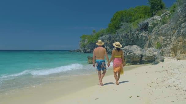 Pohled na bílou pláž Grote Knip, Curacao, Nizozemsko s modrým oceánem Curacao Caribbean Island — Stock video