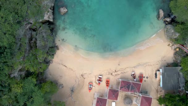 Playa Lagun Beach Cliff Curacao, Lagun Beach Curacao een klein eiland in het Caribisch gebied — Stockvideo
