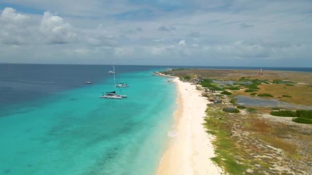 Klein Curacao, Translation Small Curacao Island famous for daytrips and snorkling tours on the white beaches and blue clear ocean, Klein Curacao Island in the Caribbean sea — Stock Video