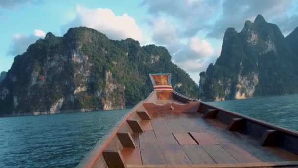 Khao Sok Thailand, longtail boat at the Khao Sok national park Thailand — Stock Video
