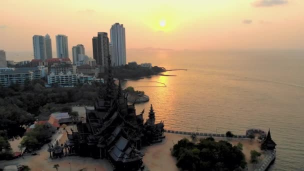 Szentély Igazság templom naplemente Pattaya, Thaiföld, teak lényege templom — Stock videók