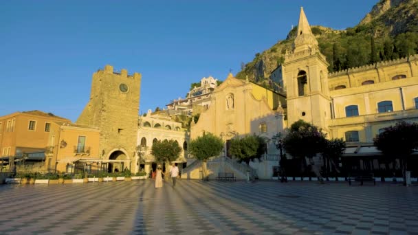 타오르미나 시칠리아섬, 타오르미나의 벨베데레, 타오르미나의 제9 광장에 있는 산 주세페 교회. 이탈리아 의시 칠리아 — 비디오
