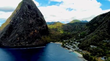 St. Lucia Karayipleri, Saint Lucia şeker plajı St Lucia dağlarında büyük pitonlar.