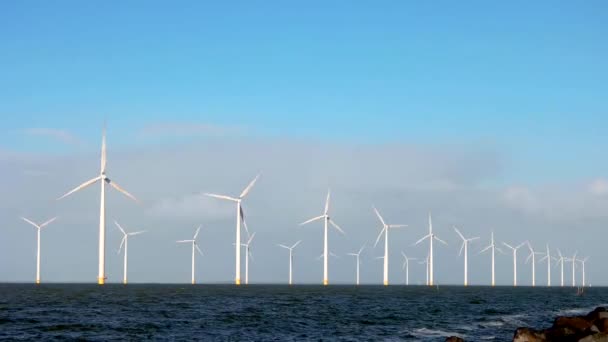 Parque Molinos Viento Océano Vista Aérea Drones Turbinas Molinos Viento — Vídeo de stock