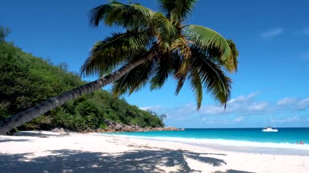 Anse Georgette Praslin Seychelles 塞舌尔豪华度假期间的热带海滩 塞舌尔热带海滩 — 图库视频影像