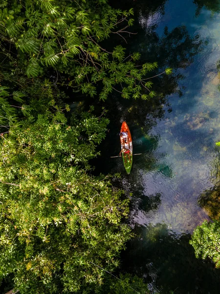 Pareja Kayak Selva Krabi Tailandia Hombres Mujeres Kayak Una Selva — Foto de Stock