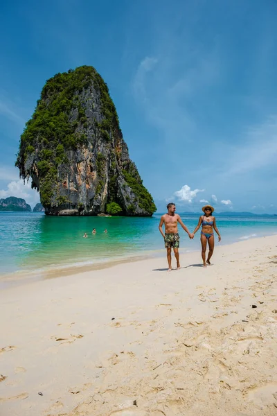 Railay Beach Krabi Thailand Тропический Пляж Railay Krabi Пара Мужчин — стоковое фото