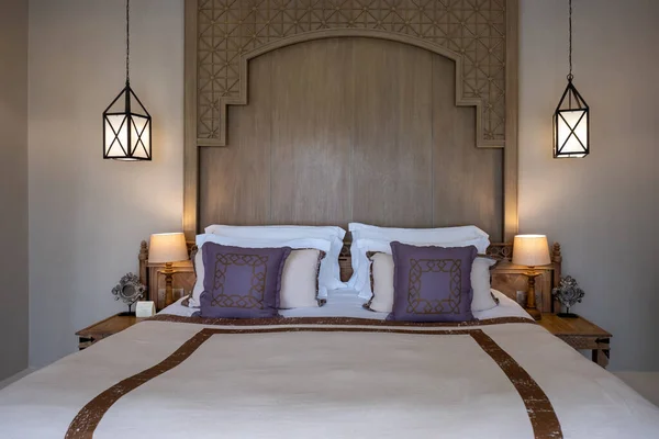 Luksusowa Sypialnia Stylu Arabskim Lampy Łóżko — Zdjęcie stockowe