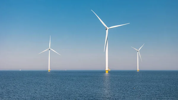 Windmühlenpark Meer Drohnen Luftaufnahme Von Windkraftanlagen Die Grüne Energie Elektrisch — Stockfoto