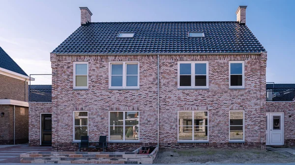 Nederlandse Voorstad Met Moderne Gezinswoningen Nieuwbouw Van Moderne Gezinswoningen Nederland — Stockfoto