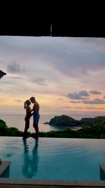 Couple Men Women Luxury Vacation Pool Villa Men Women Swimming – stockvideo