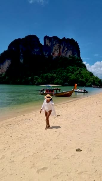 Koh Hong Island Krabi Thailand Women Beach Koh Hong Tropical — Stock videók