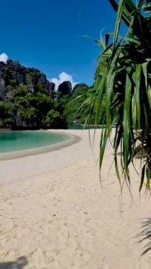 Koh Hong Adası Krabi Tayland, Koh Hong plajı, Krabi Tayland 'da tropik beyaz bir plaj.
