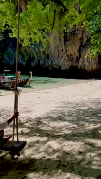 Koh Hong Island Krabi Thailand Women Beach Koh Hong Tropical — Stock video