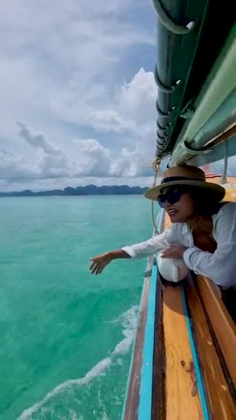 Luksusowy Longtail Łodzi Krabi Tajlandii Koh Hong Island Podróż Tropikalnej — Wideo stockowe