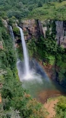 Güney Afrika Panorama rotası, Sabie 'de yeşil Berlin şelalesi, Mpumalanga' da Graskop Güney Afrika. 