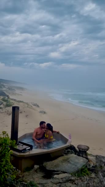 Пара Ванной Пляже Природного Заповедника Хуп Южной Африке Романтическая Ванна — стоковое видео