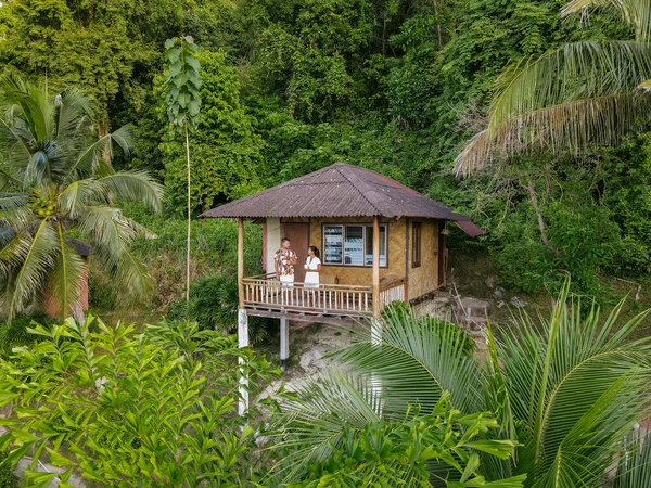 Railay Beach Krabi Thailandia Una Spiaggia Tropicale Con Capanne Bambù — Foto Stock