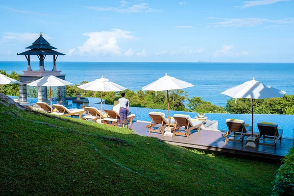 Koh Lanta Tailândia Junho 2022 Cadeiras Praia Luxo Beira Piscina — Fotografia de Stock