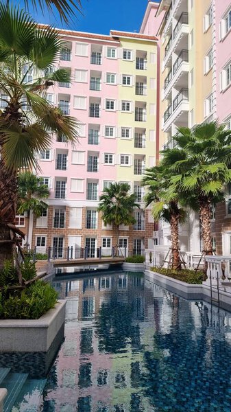 Jomtien Паттайя Таиланд Июль 2022, роскошная квартира кондо, роскошный отдых кондо в Jomtien построен в стиле Кот-д "Азур. Кондо с бассейном 