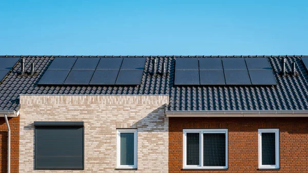 Newly Build Houses Solar Panels Attached Roof Sunny Sky Close — Fotografia de Stock