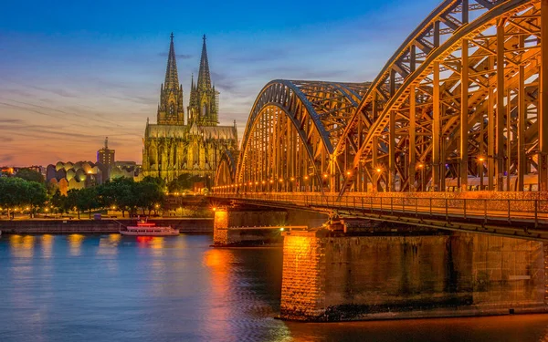 Кельн Колн Німеччина Під Час Заходу Сонця Кельнський Міст Собором — стокове фото
