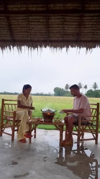 Young Couple Grilling Thai Pork Barbecue Pan Hut View Rice — Vídeo de Stock