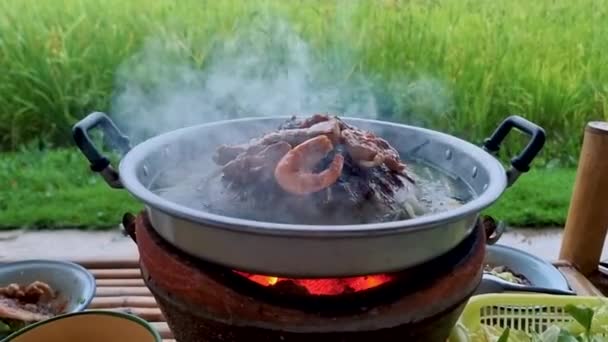 Grilling Thai Pork Barbecue Pan Hut View Rice Fields Cooking — Stock video