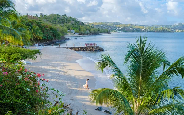 Asian Women Walking Beach Vacation Saint Lucia Luxury Holiday Saint — Zdjęcie stockowe