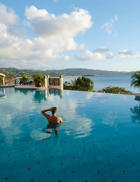 Young Men Swim Shorts Saint Lucia Caribbean Men Infinity Pool — Stockfoto