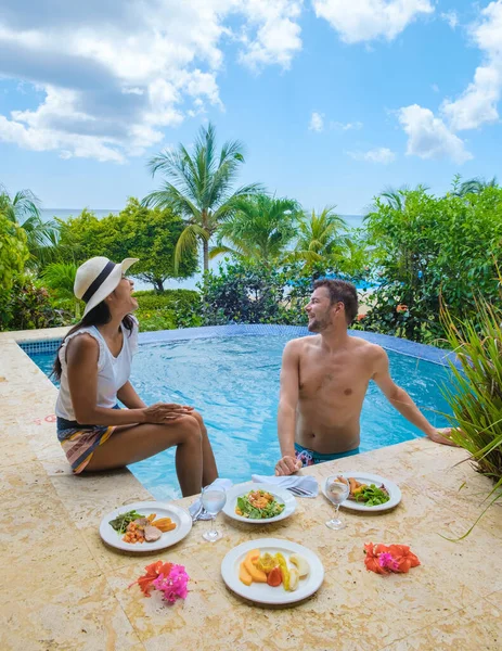 Young Couple Having Lunch Dinner Plunge Pool Luxury Vacation Saint — Photo