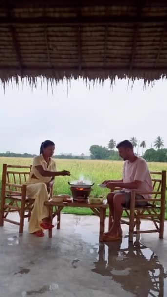 Couple Men Women Having Korean Bbq Vacation Homestay Thailand Eco — Stock videók
