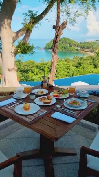 Breakfast Beach Thailand Luxury Breakfast Table Food Beautiful Tropical Sea — ストック動画