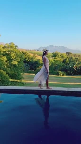 Women Watching Sunset Grape Fields Infinity Pool Stellenbosch South Africa — Stok video