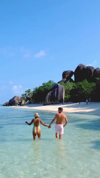 Young Couple Vacation Seychelles Luxury Holidayseychelles Men Woman Vacation Tropical — Vídeo de stock
