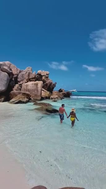 Young Couple Vacation Seychelles Luxury Holidayseychelles Men Woman Vacation Tropical — Stock video