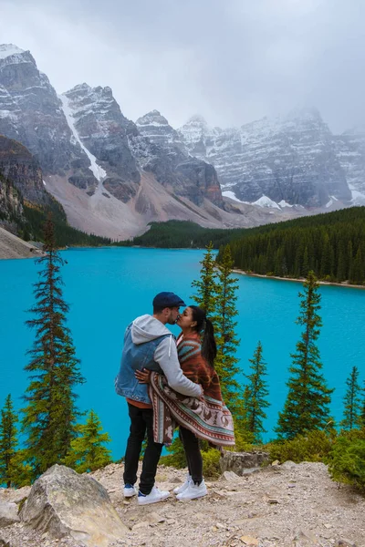 Lake Moraine Cold Snowy Day Canada Turquoise Waters Moraine Lake — Stockfoto