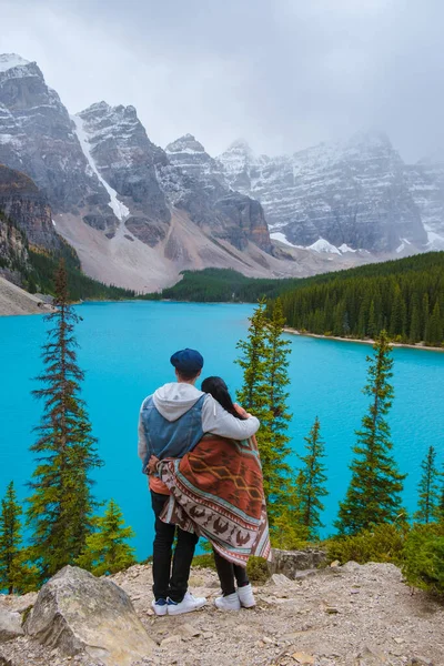 Lake Moraine Cold Snowy Day Canada Turquoise Waters Moraine Lake — Stock Fotó