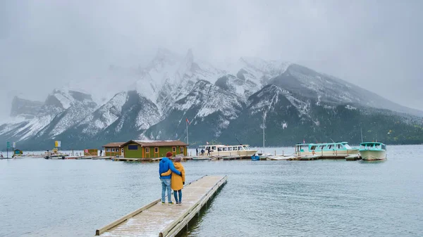 Minnewanka Lake Canadian Rockies Banff Alberta Canada Turquoise Water Lake — Stock Photo, Image
