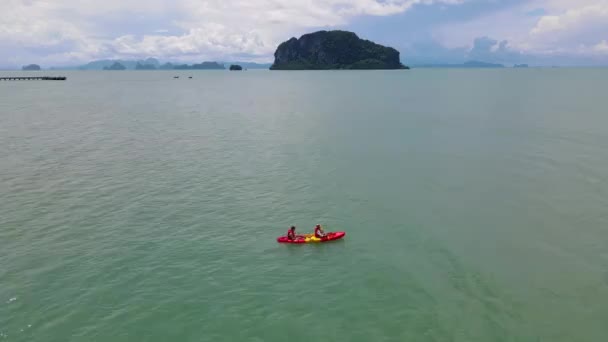 Men Women Kayak Thailand Ocean Phuket Thailand Couple Men Asian — Stock Video