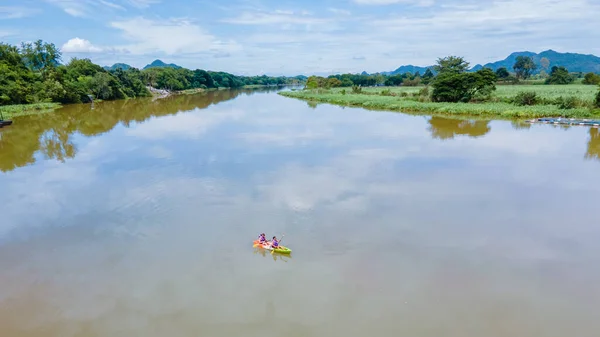 Couple Men Women Kayaking River Kwai Thailand Men Women Kayak — Stok fotoğraf