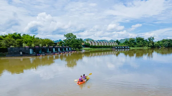 Couple Men Women Kayaking River Kwai Thailand Men Women Kayak — Fotografia de Stock