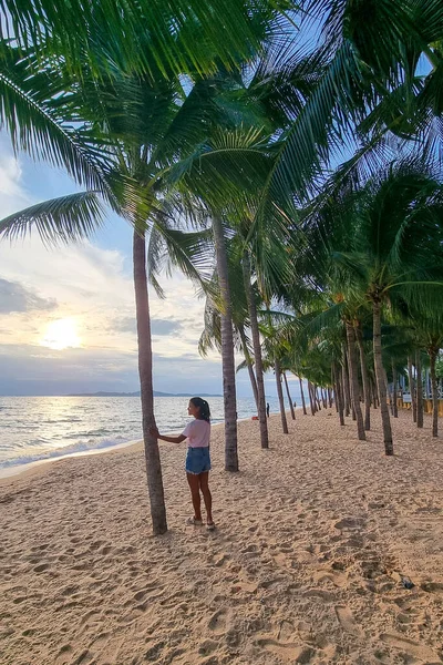 Dongtan Beach Pattaya Jomtien Thailand Palmbomen Het Strand Tijdens Zonsondergang — Stockfoto