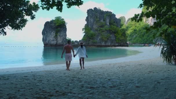 Pulau Koh Hong Krabi Thailand Sepasang Pria Dan Wanita Pantai — Stok Video