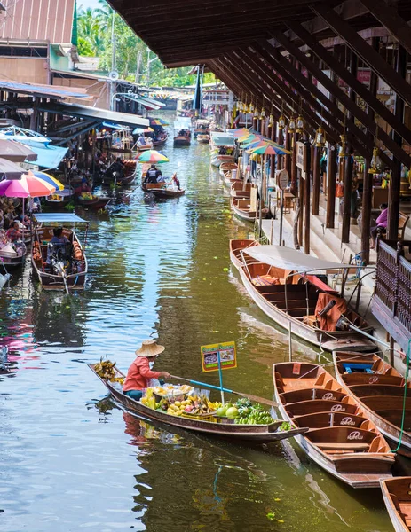 Mensen Damnoen Saduak Drijvende Markt Bangkok Thailand Kleurrijke Drijvende Markt — Stockfoto