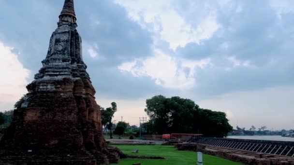 High Water River Ayutthaya Thailand Wat Chaiwatthanaram Sunset Ayutthaya Thailand — Vídeo de stock