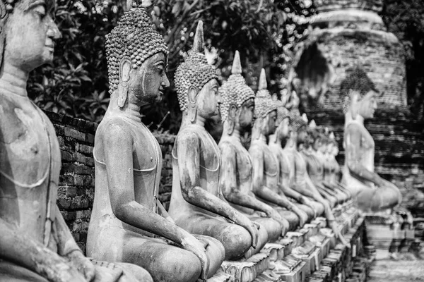 Preto Branco Ayutthaya Tailândia Wat Yai Chaimongkol Estátua Buda Fora — Fotografia de Stock