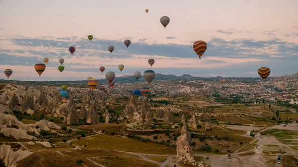 Sonnenaufgang Mit Heißluftballons Kappadokien Türkei Ballons Kappadokien Goreme Kapadokya Und — Stockfoto
