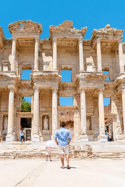 Ruinas Éfeso Turquía Agosto 2018 Hermoso Día Soleado Entre Las — Foto de Stock